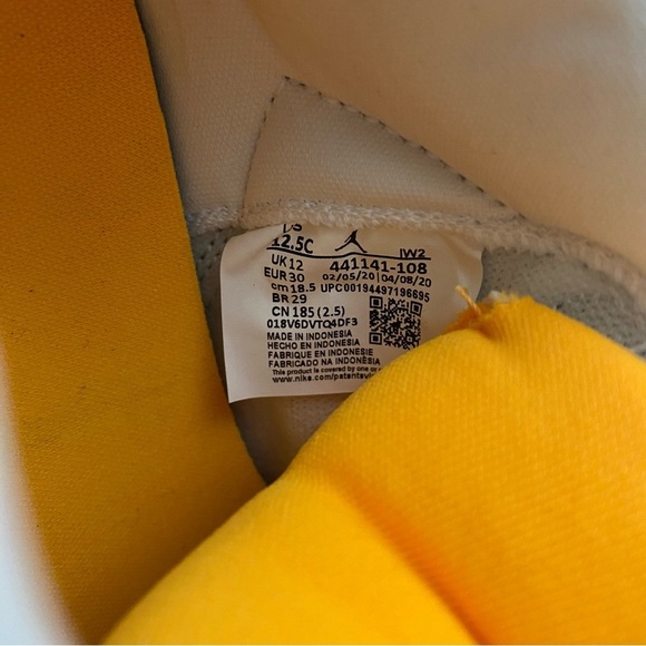 Jordan 3 Retro Laser Orange White Sneakers with Iconic Design Kids (PS) - Picture 12 of 12